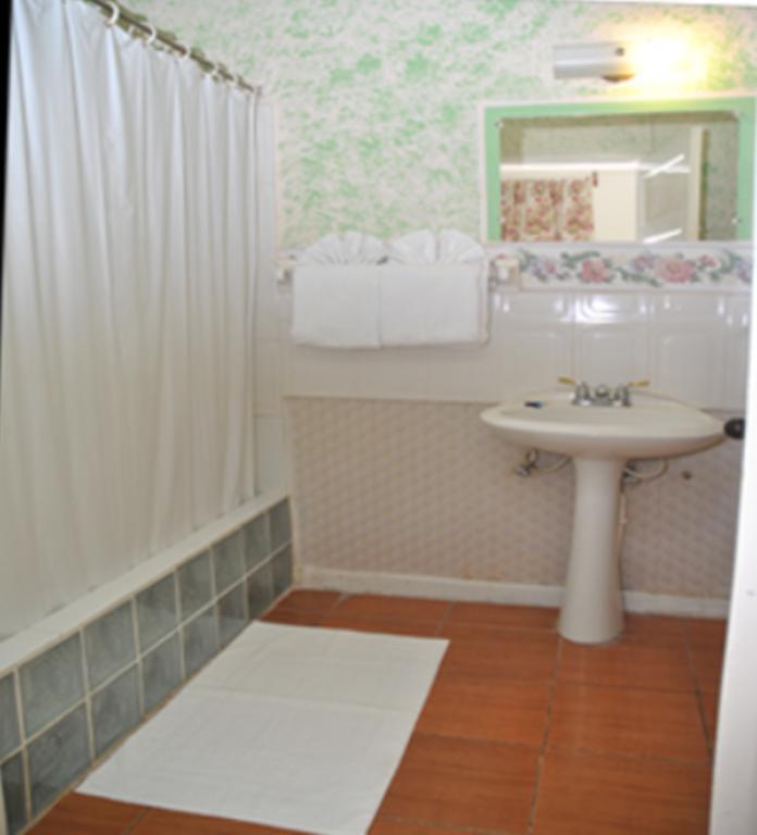 Palm Bay Guest House & Restaurant Montego Bay Room photo