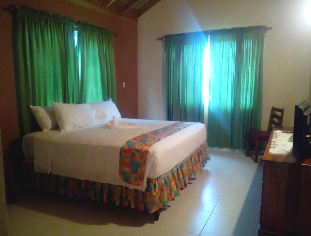 Palm Bay Guest House & Restaurant Montego Bay Exterior photo